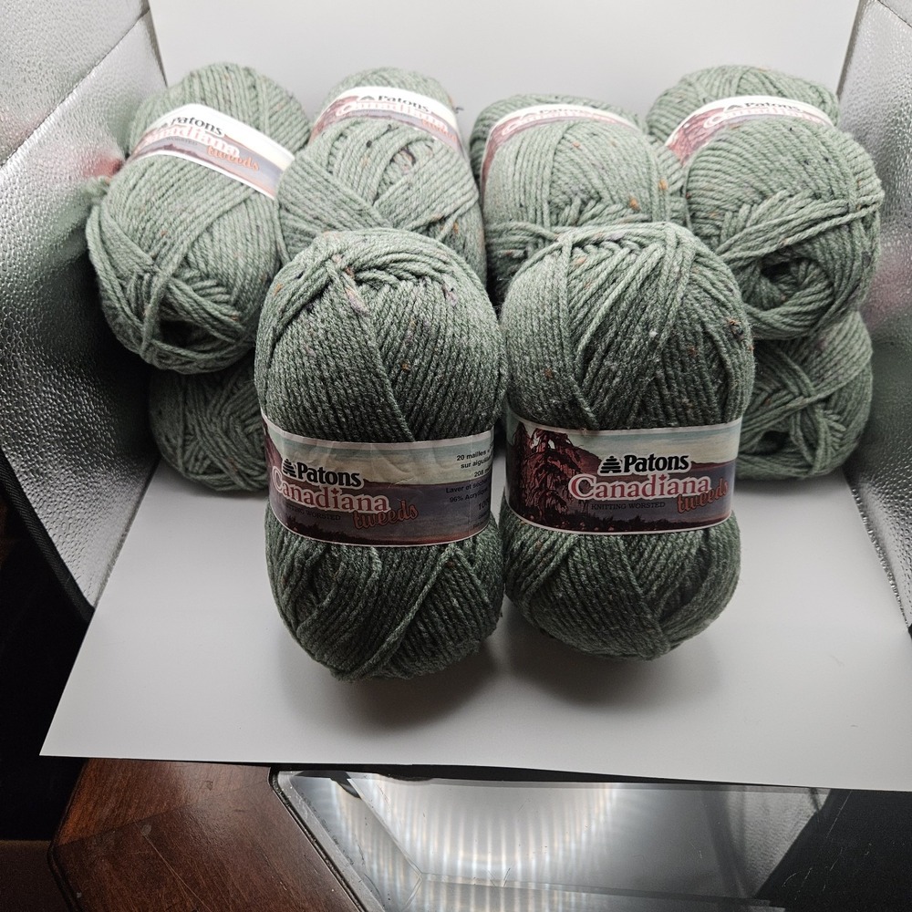 10 - Vtg Discontinued Patons Canadiana Natural Green Tweed Worsted Yard